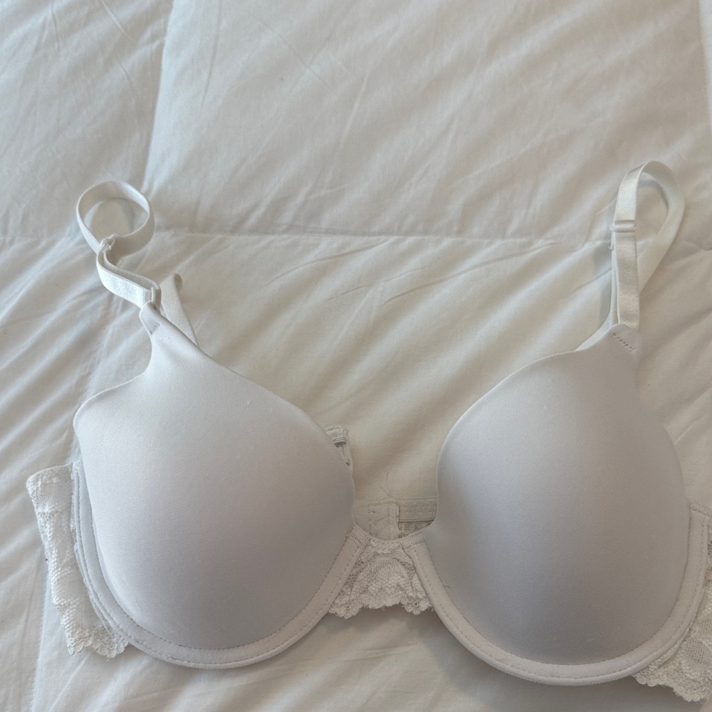 Lightly padded underwire Lace Trim Bra 34B